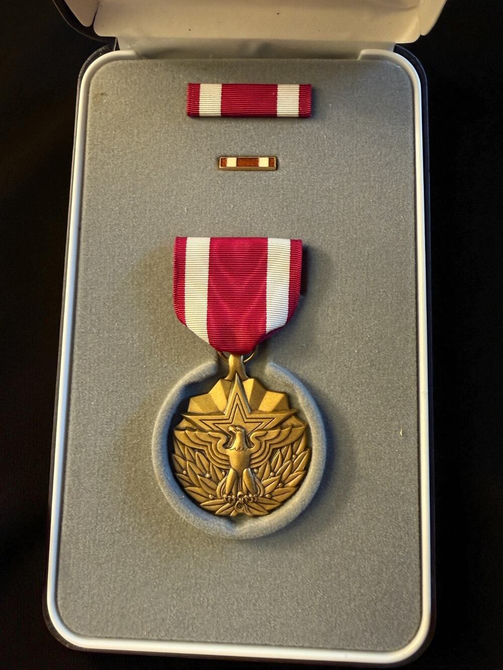 U.S. Air Force Meritorious Service Medal Set with Ribbon & Lapel Pin in Case